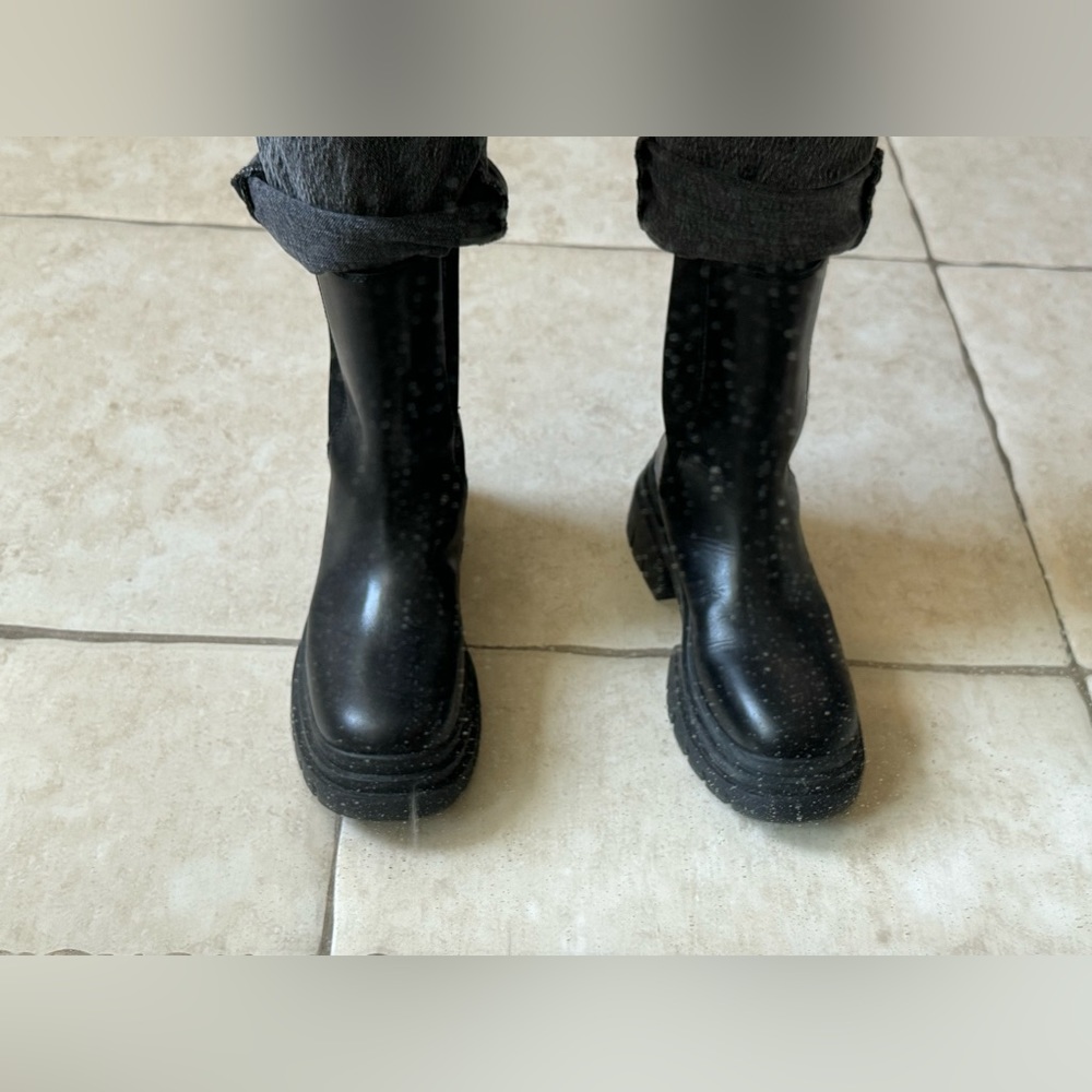 Women’s Mid Calf Chelsea Boots - Picture 6 of 9